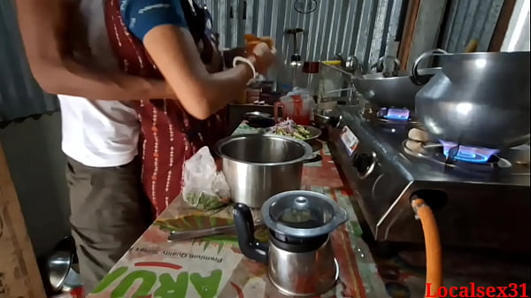 Nonton Young Bengali Bhabhi Chudai By Survent thumbnail