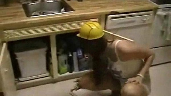 Nonton M&ouml;tley Cr&uuml;e thumbnail