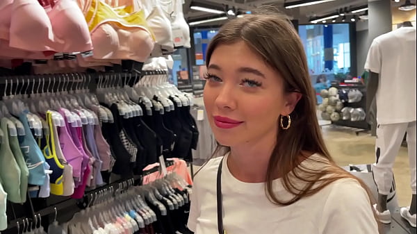 Nonton Sucked A Guy In The Store thumbnail