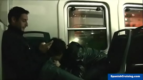 Macho Hetero Chupado En El Tren thumbnail