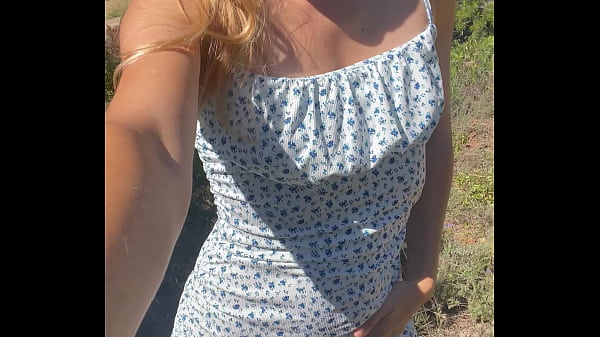 Nonton Belle Journ&eacute;e &agrave; Vous Au Parfum De Provence thumbnail