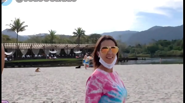 Nonton Passeiando Pela Rua Antes De Buceta thumbnail