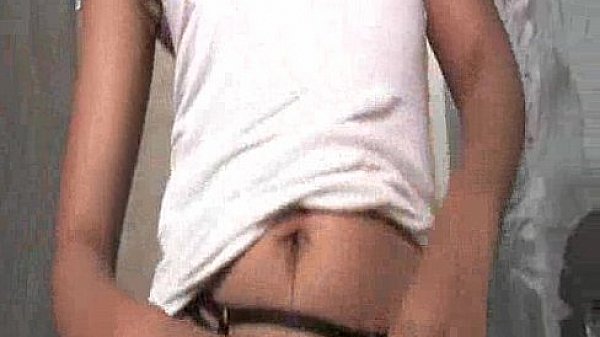 Nonton Ebony Babe Strip And Suck thumbnail