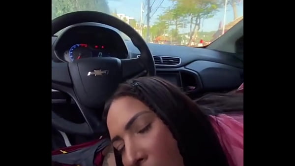 Kriok - Novinha Foi Pega Fazendo Boquete No Carro A Luz Do Dia thumbnail
