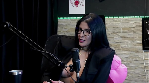 Compilados Da Leticia Braga No Papo Tifany (swing Cast) - Parte 1 (watch On: Sheer/red) thumbnail