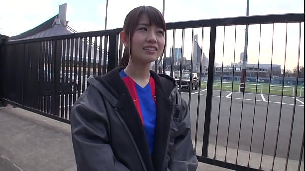 男優の顔面にアソコをこすりつけクンニさせながらデカチンを手コキする乱れっぷり愛おしそうに舌と口で亀頭にムシャぶりしっかりフェラチオでご奉仕したら、あとは彼女のオマ●コへハメるだけ thumbnail