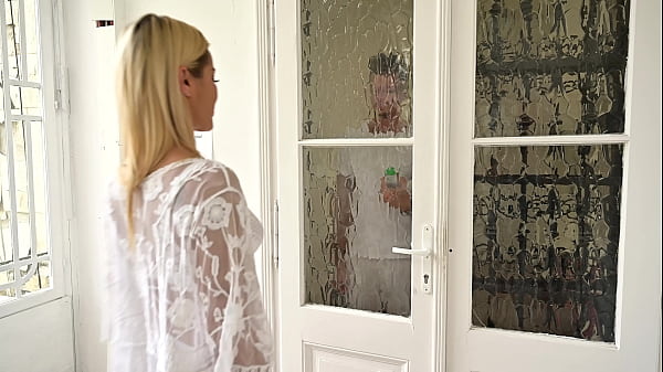 Nonton Cock Hungry Blonde Cherry Kiss Tempts Hot Masseuse Into Anal Gp2928 thumbnail