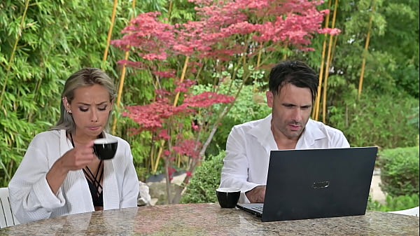 Nonton Special Delivery Chapter 1: Naughty Babe Veronica Leal Hooks Up With Bi Beauty Tiffany Tatum Gp3363a thumbnail