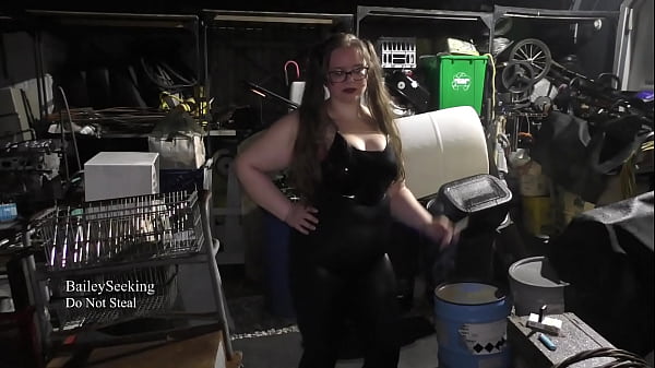Sexy Catsuit Smoke thumbnail