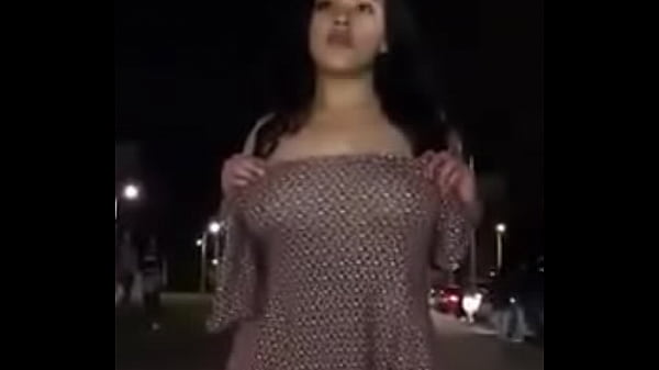 Nonton Big Boobs In The Street thumbnail