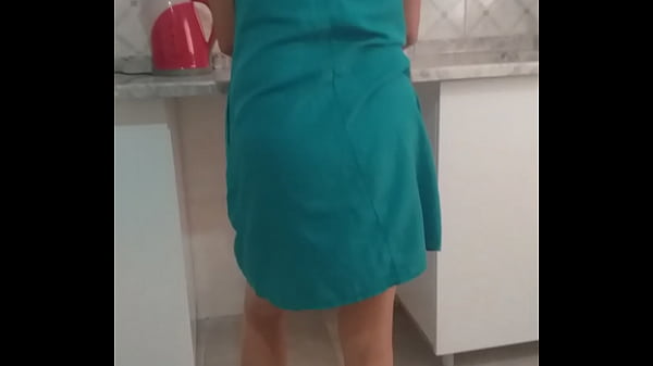 Ü_vey annemin temizlik esnasında erotik halleri