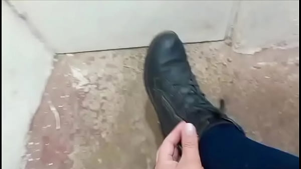 Nonton Rut Y Sus Pies Ricos thumbnail