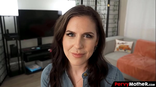 Nonton Mommy Got Fingered By Her Stepson Really Quick thumbnail