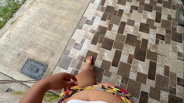 Estoy Completamente Loca Por Masturbarme Al Frente De Mis Vecinos Nuevos thumbnail