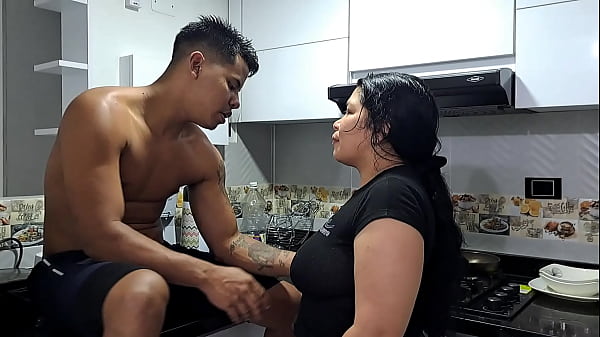 Sus Ricas Tetas Ponen Muy Duras Mi Polla thumbnail