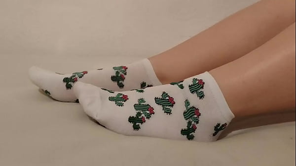 Nonton Showing Off New Cute Socks thumbnail