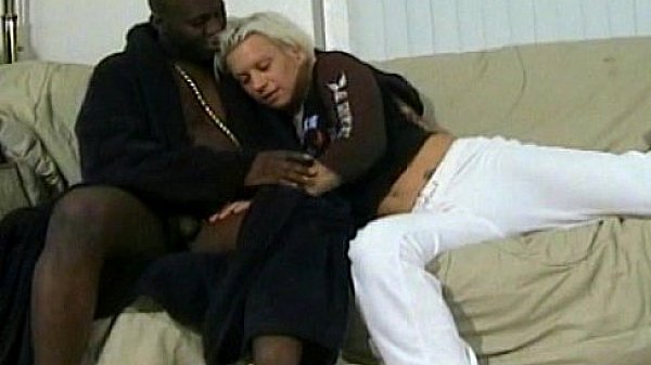 Nonton Monstercock In Ther Tight Ass thumbnail