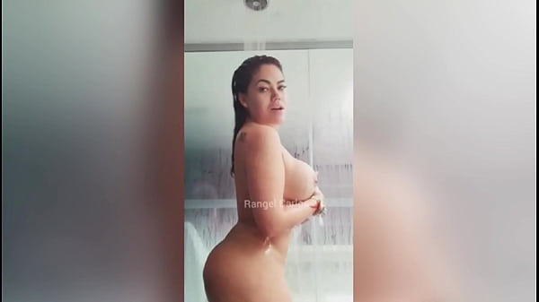 Rangel Carlos Brincando Os Dedinhos Enquanto Tomar Um Banho Quente thumbnail