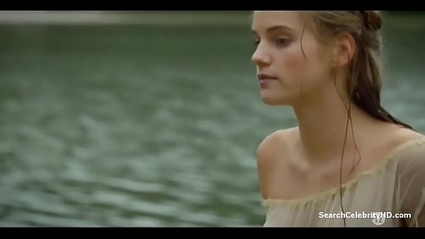 Nonton Noemie Schmidt Versailles S01e04 2015 thumbnail