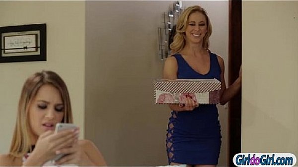 Nonton Cherie Deville Orals Stepteen Uma Jolie Before She Licks Her thumbnail