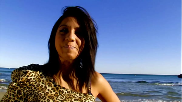 Nonton All-girl Threesome In The Dungeon With Toys And Strap-on Threesome thumbnail