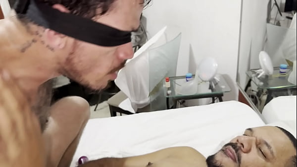 Blinded Bottom Vendei Os Olhos Dele Testando At&eacute; Onde Esse Passivo Aguentava Ser Dominado thumbnail