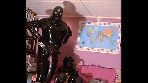 Roxina2005kinkyfetishrubber010205xxxl.mpg thumbnail