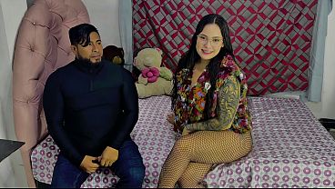 Nonton Esc&aacute;ndalo Viral: Colombiana Kitty Dj Cara De &aacute;ngel Se Entrega Como Puta Y Me Hace Garganta Profunda Brutal Hasta Las Pelotas thumbnail