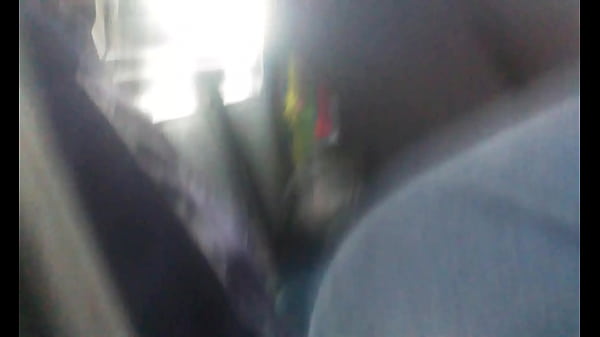 Pendeja De Calzas En El Bus thumbnail