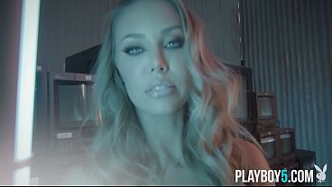 Sexy Blonde Pornstar Milf Nicole Aniston Is Amazing Looking thumbnail