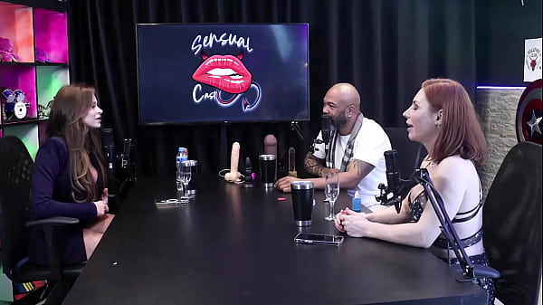 Nonton Viu Um V&iacute;deo Enfiando Um Cone, Mas N&atilde;o Conseguiu Terminar, E Pra Tirar O Plug Dentro Do Cu Dela... - Tati Weg thumbnail