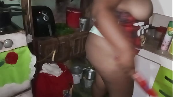 Nonton Milf Safada Na Cozinha Fazendo A Janta thumbnail