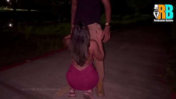 Realizador Baiano , neg&atilde;o dotado comendo casada em pra&ccedil;a p&uacute;blica e o corno assistiu sua esposa gozar com o bbc . Completo sheer RealizadorBaiano 