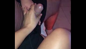 Essa casadinha é muito puta! Marido chamou o funcionario para sua casa e o safado pauzudo fudeu a esposinha do corno e a safada ainda humilhou o corno thumbnail