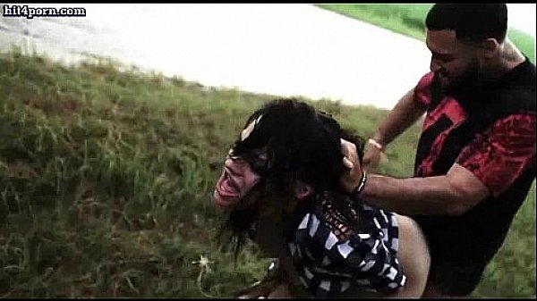 Teen girl gives blowjob and gets laid 