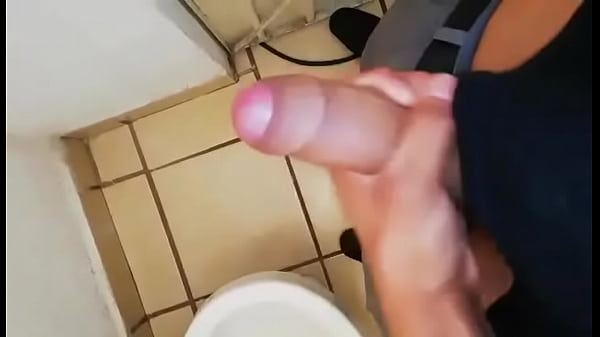 Con El Uniforme De La Escuela thumbnail