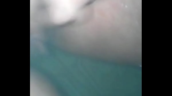 Novinha Siririca No Banho thumbnail