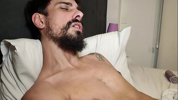 Pornstar Brasil - Luiggi Soloboy - On Red thumbnail