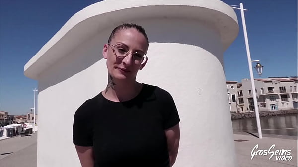 Nonton Il M'a Promis De Me Baiser Le Cul thumbnail