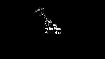 Nonton Blonde Pornstar Larin Lane Rubs Her Slit And Fucks It With A Glass Dildo. thumbnail