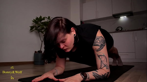 Nonton Redhead Lesbian Straddled Her Friend's Face With Her Big Ass And Came All Over It. thumbnail