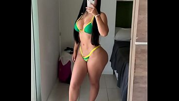 Angela En La Playa thumbnail