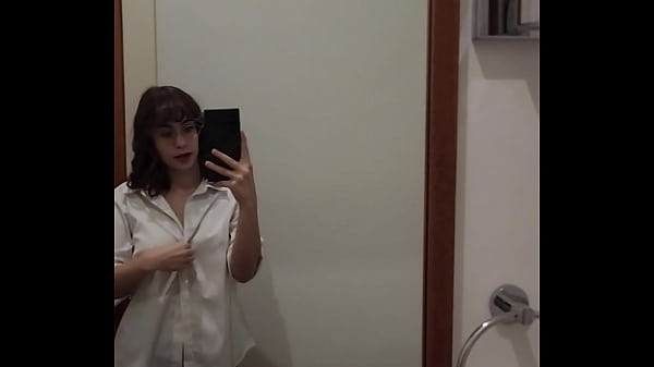 Nonton Nude Selfie Vid thumbnail