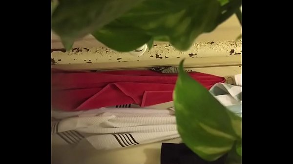 Nonton Hot Mom Gets Naked thumbnail