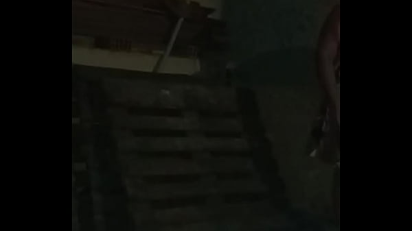 Marido S&oacute; Chega Em Casa Cansado O Vizinho Veio Fazer O Trabalho Por Ele thumbnail