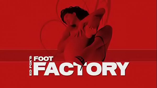 Nonton 57 Redhead Teases With Dangling Sexy Toes And Feet thumbnail