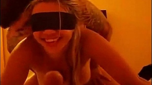 Nonton 2685 Corno-paulista-faz-surpresa-para-esposa-no-aniversario-de-casamento-360p thumbnail