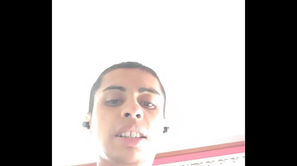 El novio de mi hermano me limpia el pene a base de puras mamadas 