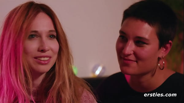 Nonton Ersties - Hot Babes Enjoy Steamy Love Making thumbnail