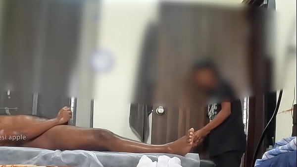 Nonton Flashing Dick To Maid thumbnail